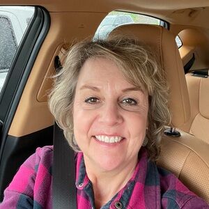 Meet your Posher, Lori